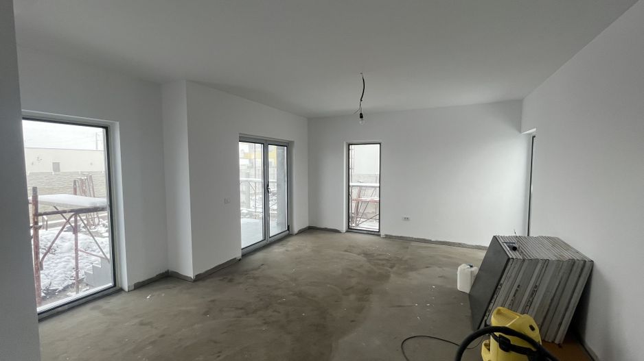 Sacalaz individuala P+E,Terasa,balcon,2 bai,5 camere,2 F.s - Poză 9