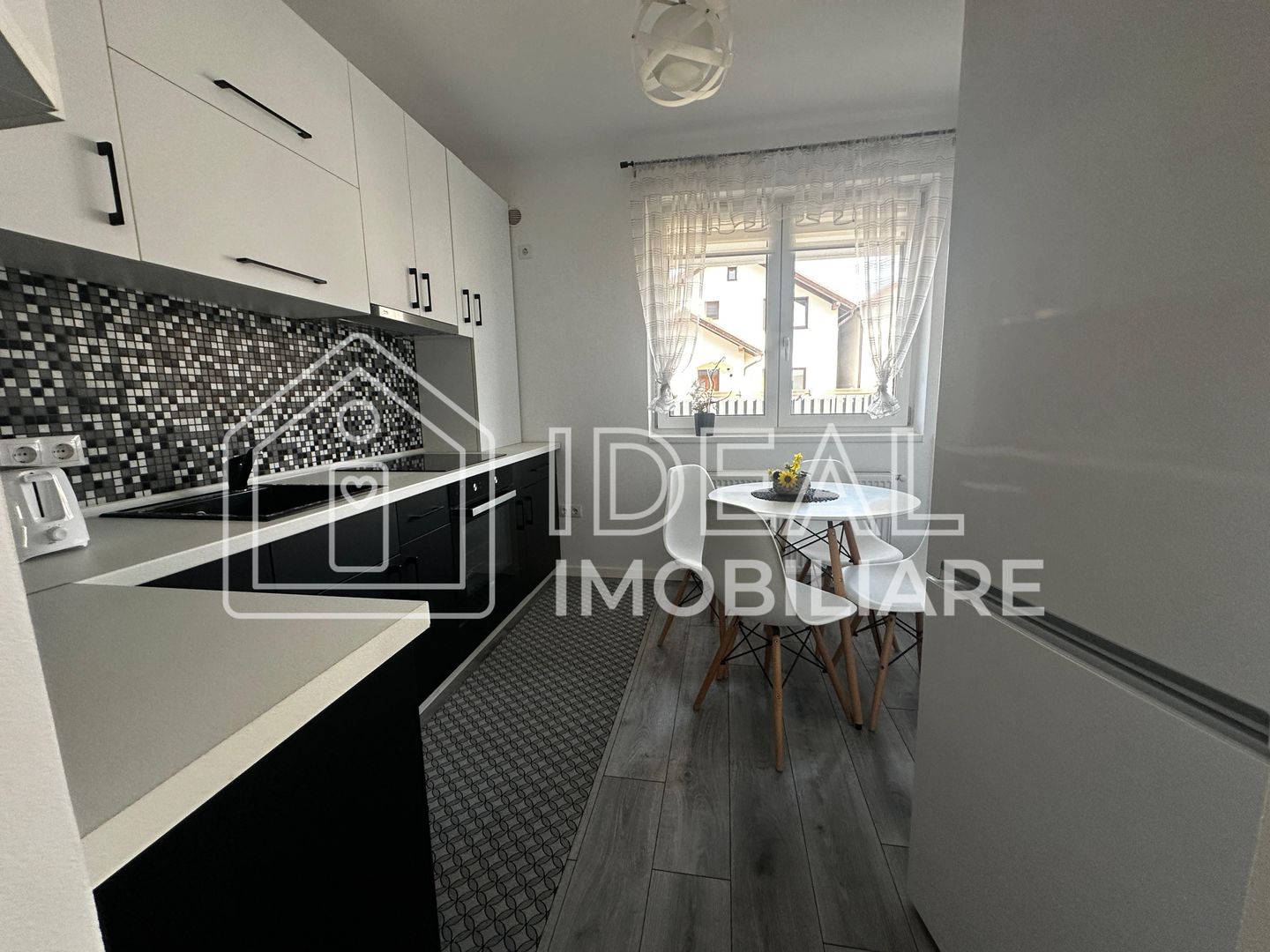 Casa de inchiriat cu 3 camere si gradina, Calea Cisnadiei - Poză 3