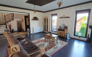 Casă individuală elegantă – Corunca, curte spațioasă - Poză 3