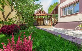 Vilă spațioasă cu curte superbă lângă Parcul Circului - Poză 1