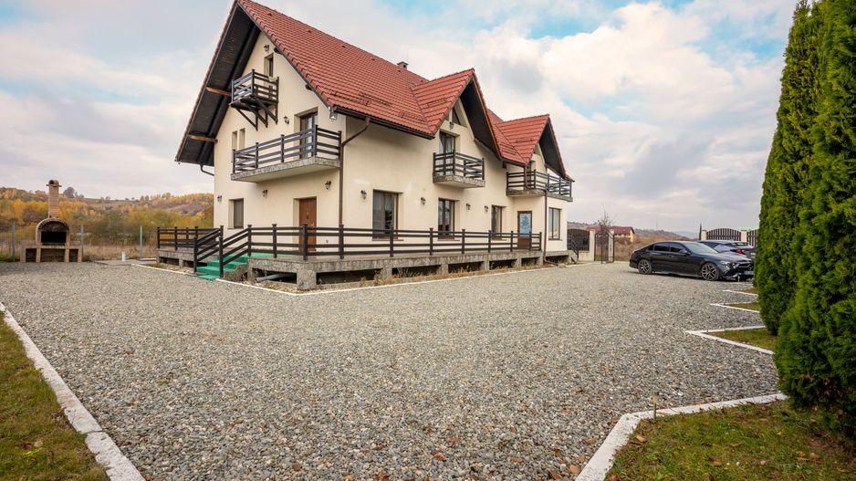 Vila in stil Marinaresc I Bran I Brasov - Poză 1