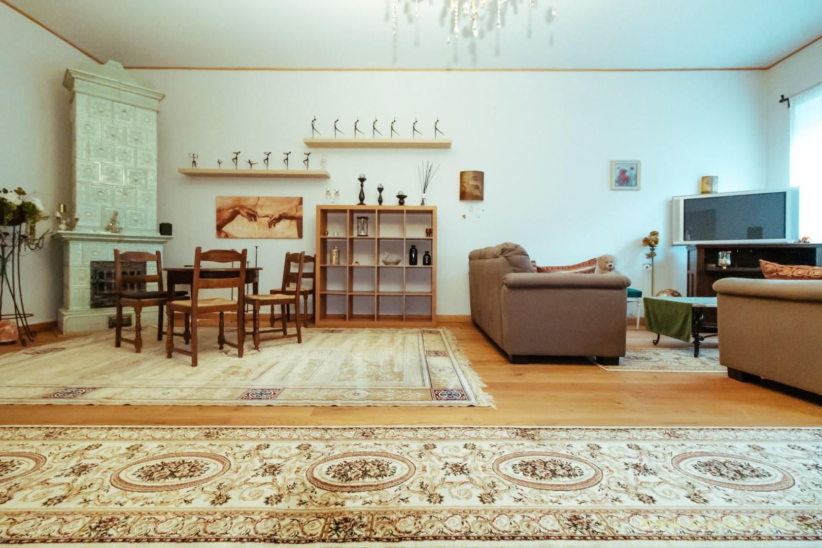 Piata Sfatului, apartament  deosebit, luminos, cu priveliște frumoasă - Poză 14