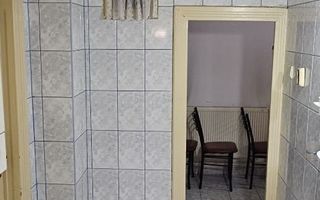 Vila P+1 Piața Muncii , strada Orzari, apartament cu 3 camere la Parer - Poză 17