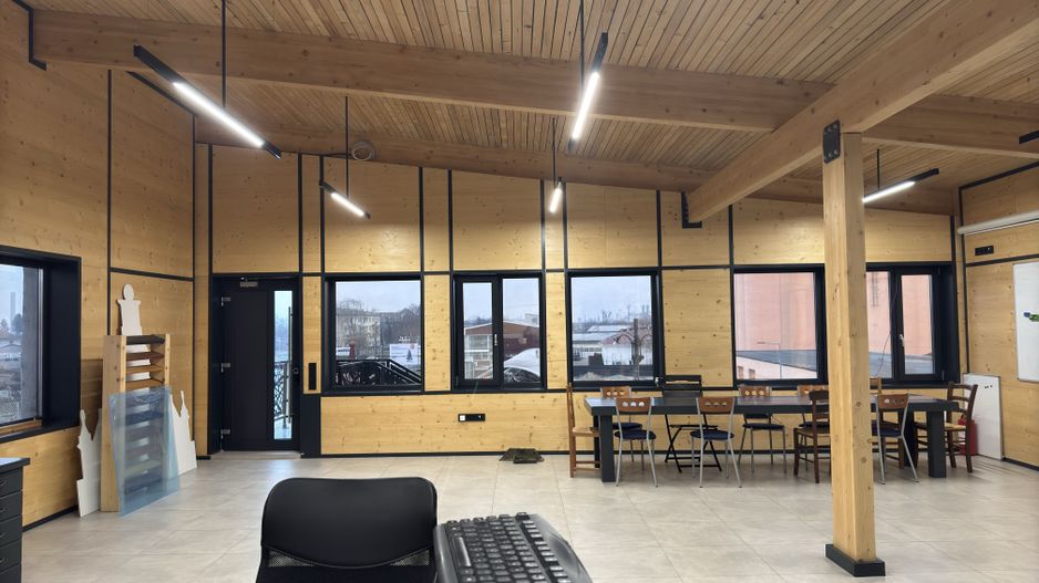 Showroom + cladire birouri | Roman/Neamt | stradal - de vanzare - Poză 5