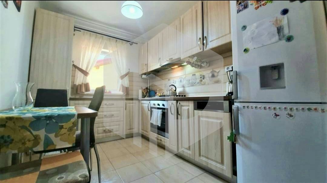 Apartament la vila/ 3 camere/ 2 bai/2 parcari/2 balcoane +pod 90 mp - Poză 1