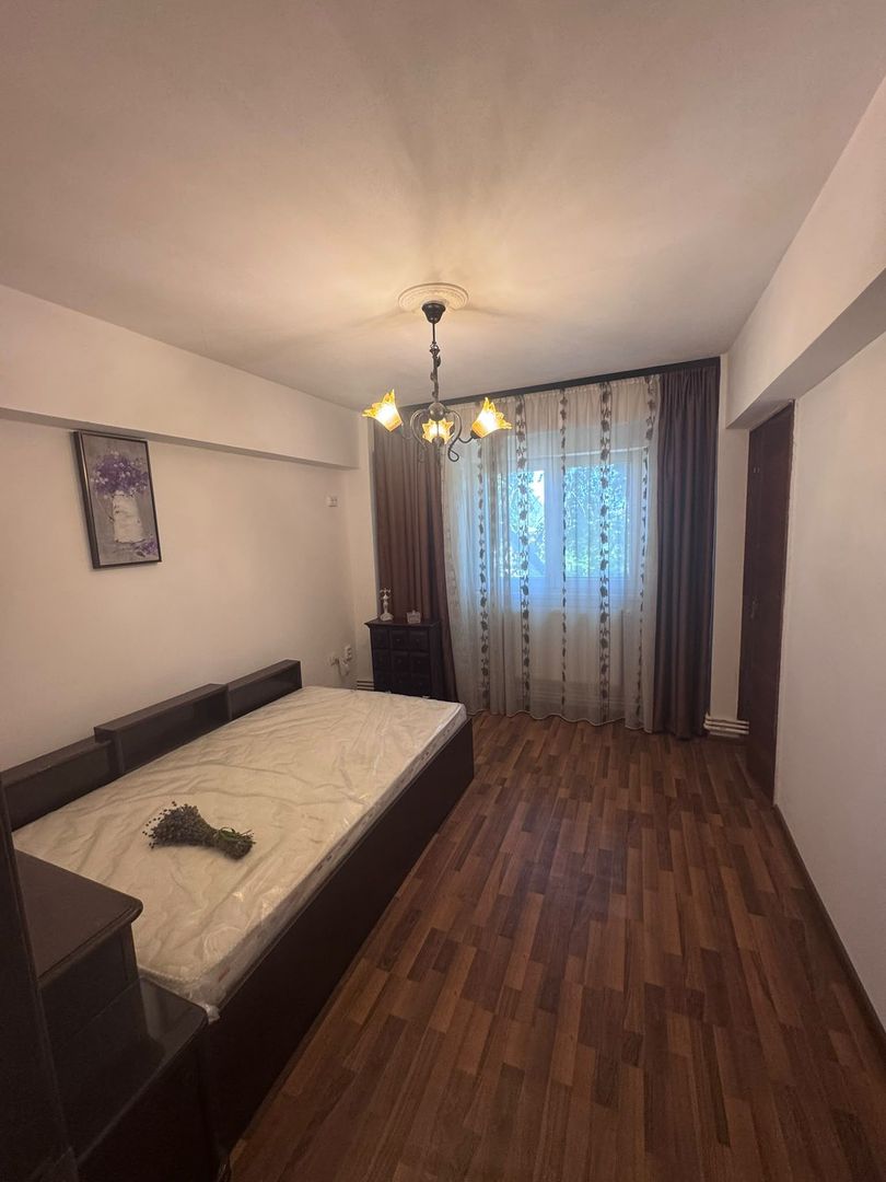 Apartament cu 3 camere de vânzare – zona Policlinică - Poză 3