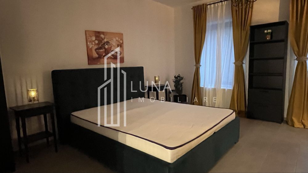 Piața Sfatului – apartament elegant, complet renovat și utilat - Poză 1