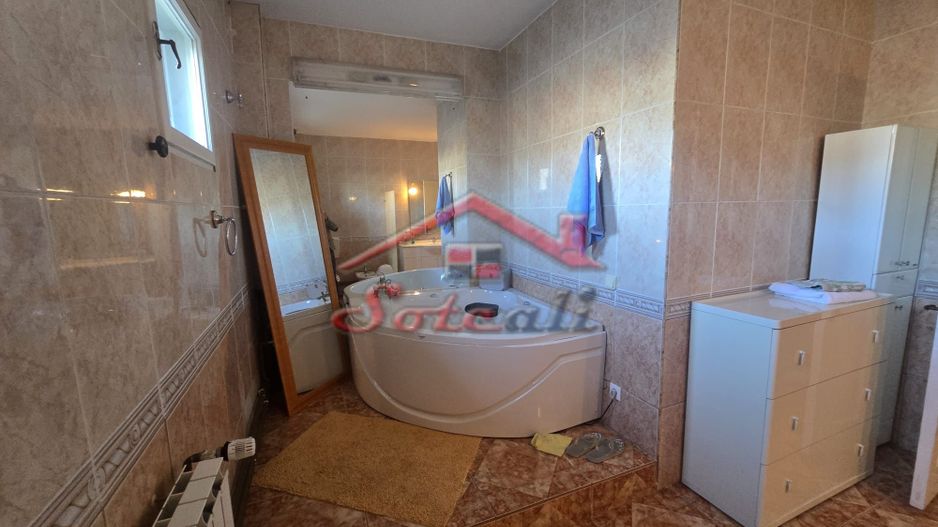 Vilă elegantă și casă independentă pentru oaspeți - Banesti - Poză 26