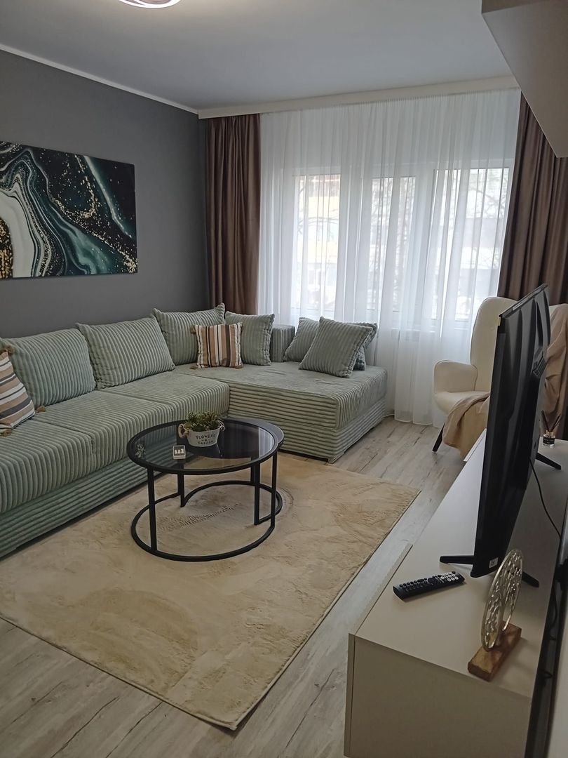 Vanzare - apartament cu 3 camere, Micro 16, renovat, mobilat nou - Poză 4