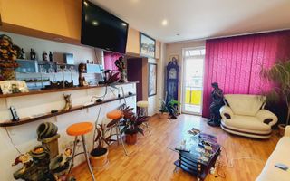 Apartament cu 3 camere de vanzare, etaj 1, Cetate - Poză 2