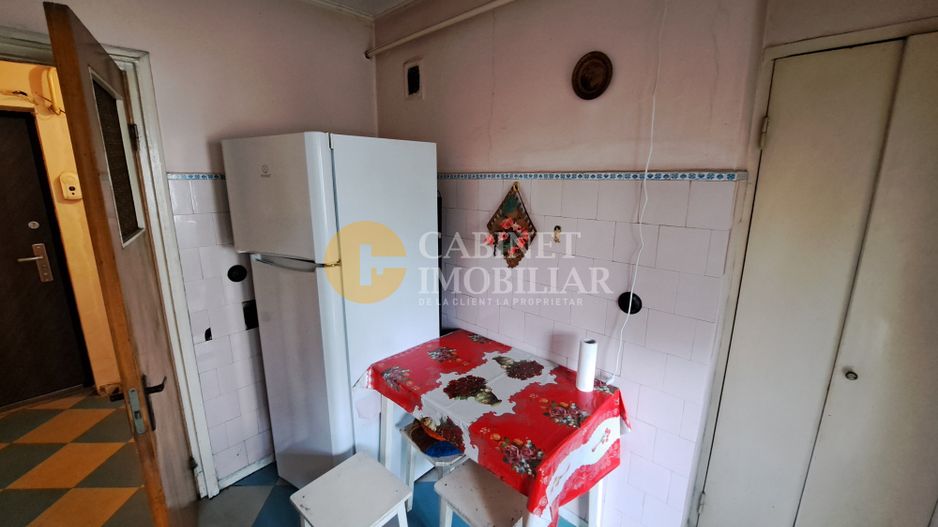 100 mp Ultra-Central: Apartament 4 Camere pe Bd. Independenței (Fără Risc) - Poză 15