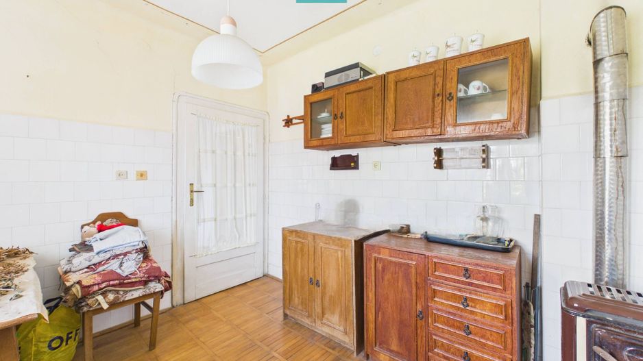 Casă cu etaj, în localitatea Buteni, Arad - Poză 14