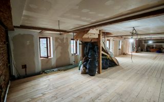 CASA SASEASCA comuna VULCAN,zona foarte buna,teren 3000 mp - Poză 27