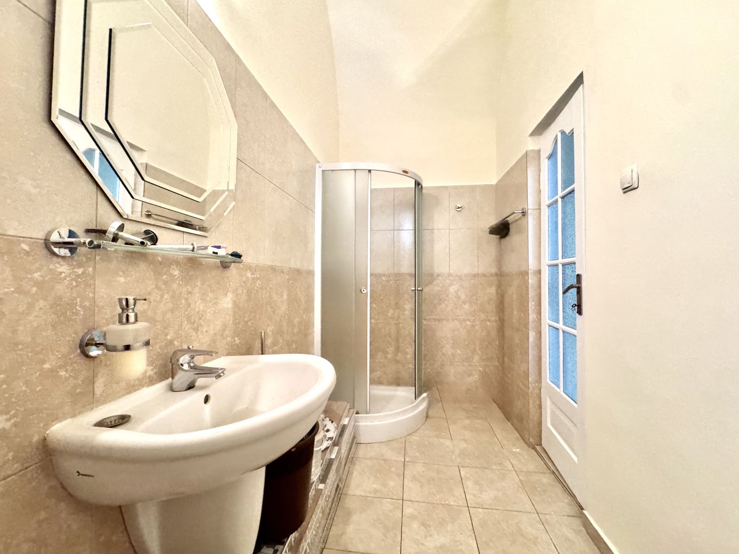 Birou renovat situat in Piata Unirii - Tribunal - Poză 7