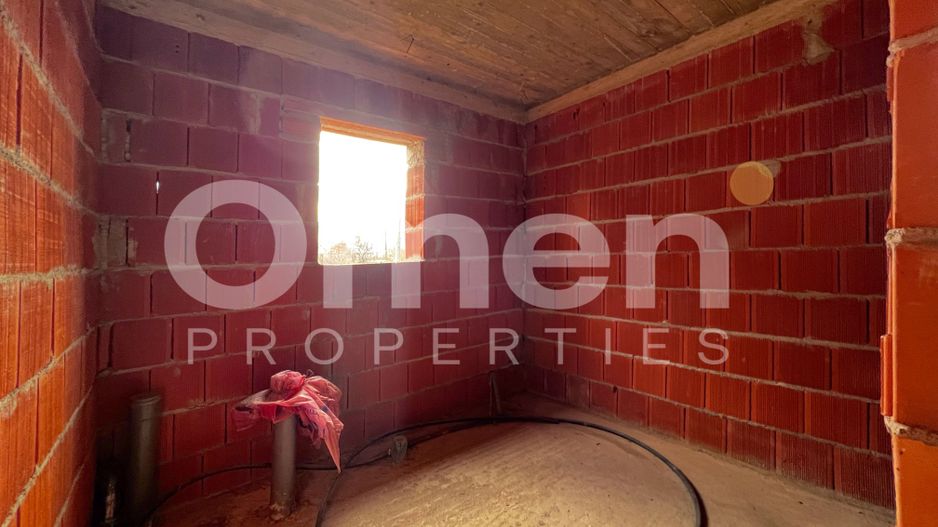 Casa P+M la rosu | 204 mp | 5 ari teren | compartimentare excelenta | Satulung. - Poză 4