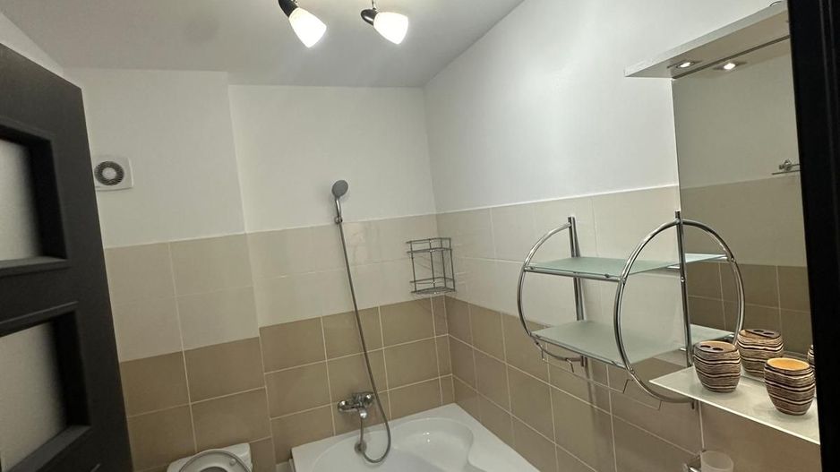 Agentie- Oferim spre inchiriere apartament cu 3 camere decomandat - Poză 11