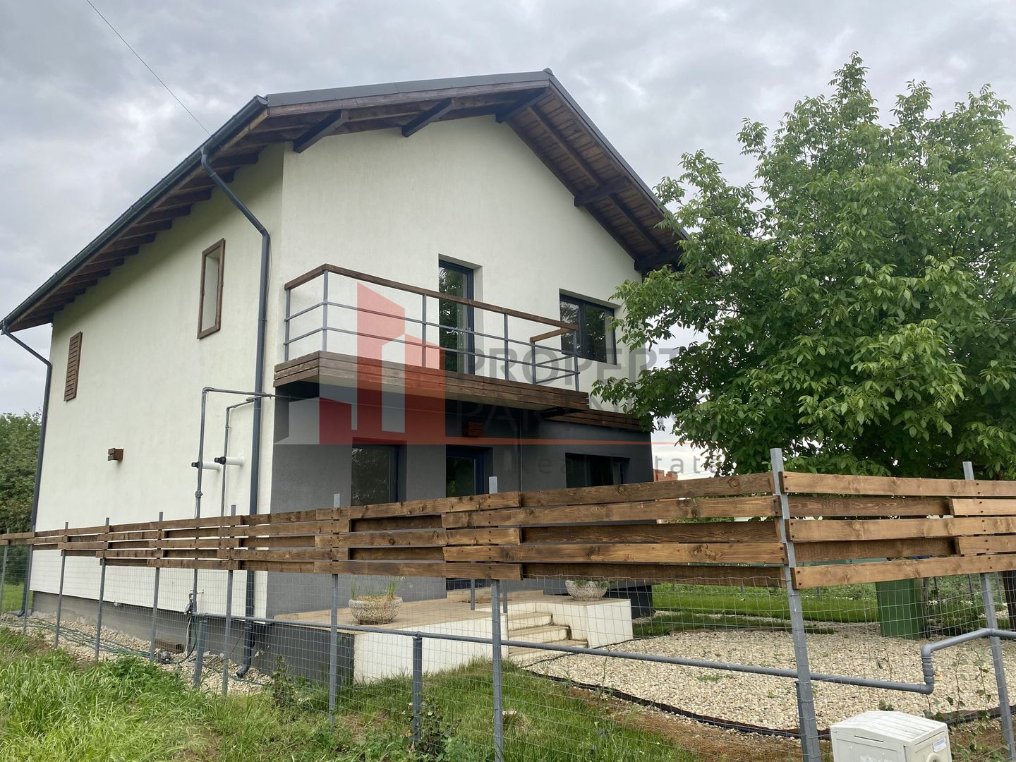 Casa cocheta langa padure - Gulia, DB. - Poză 2