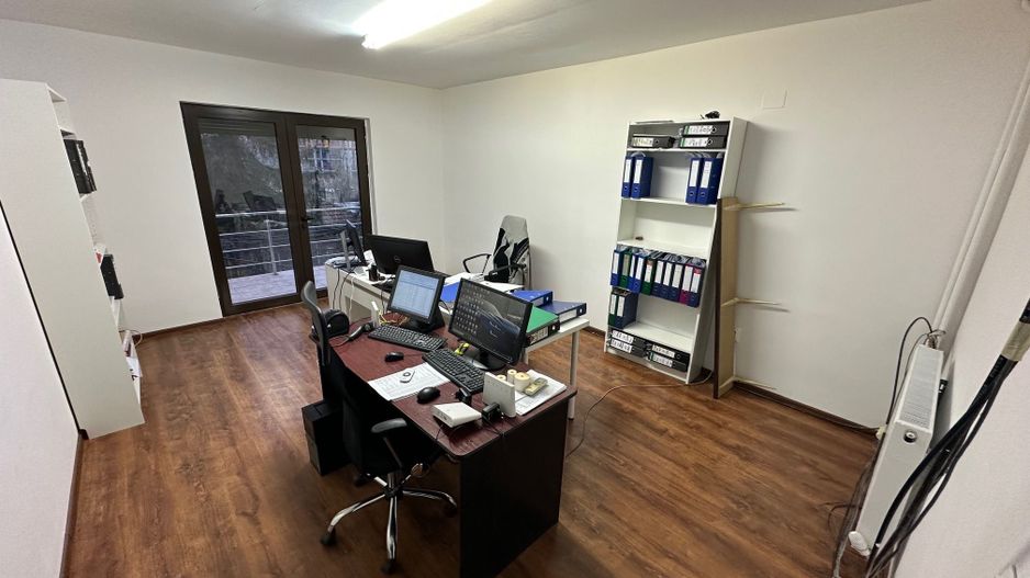 Cladire pretabila spațiu birouri/ clinica - Poză 8