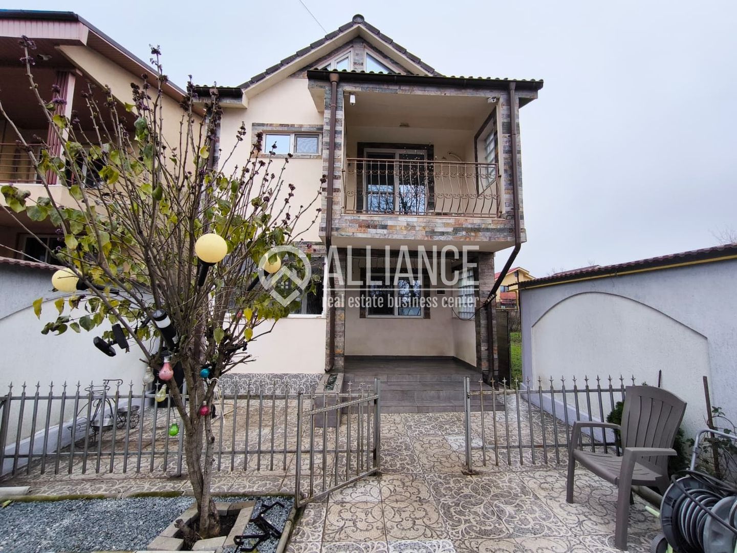 KAMSAS (Cod01) Casa eleganta P+1 curte mare, mobilata complet! - Poză 1