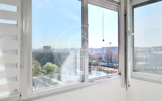 Apartament de vanzare  cu 3 camere Lux in zona Rogerius, Oradea. - Poză 19