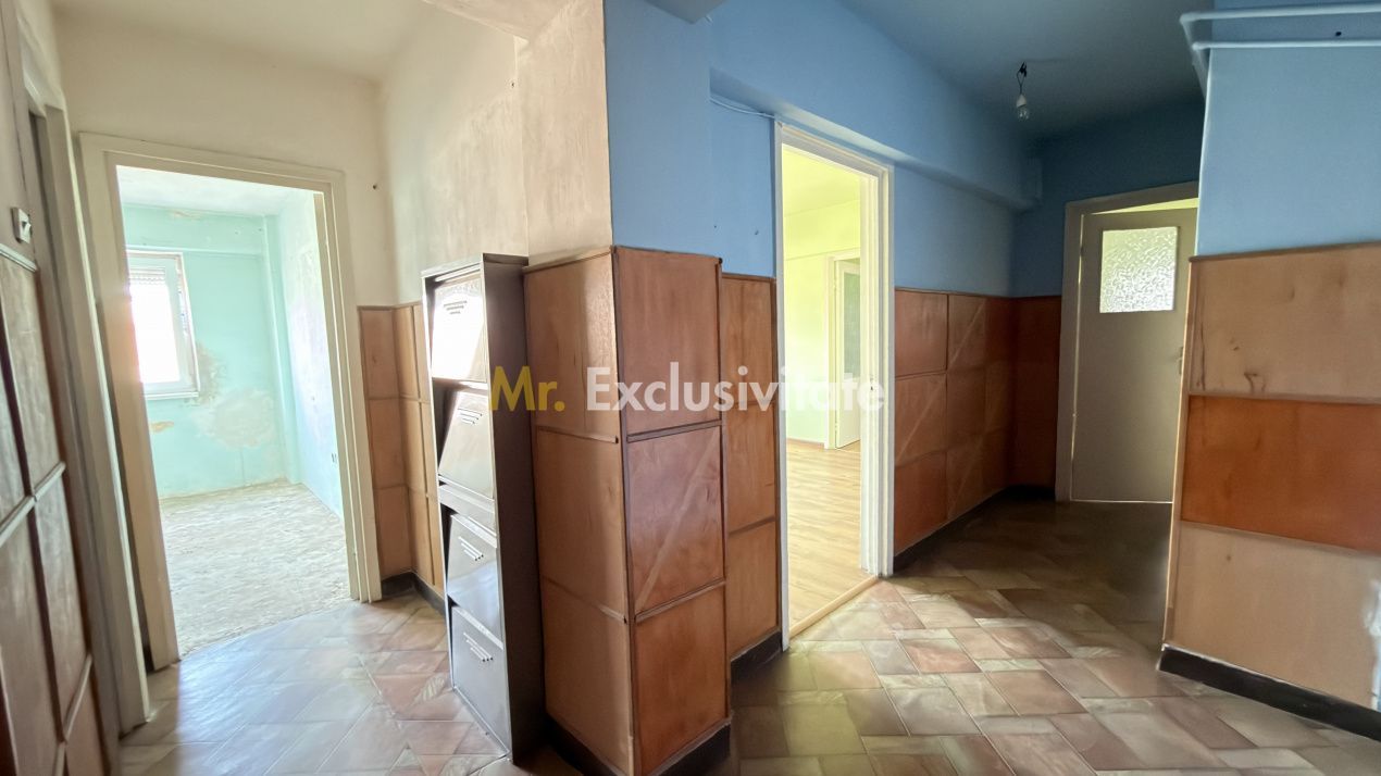 Apartament 4 camere Etaj IV, MV1, Zona Ludy - Str. Regele Ferdinand I - Carei - Poză 8