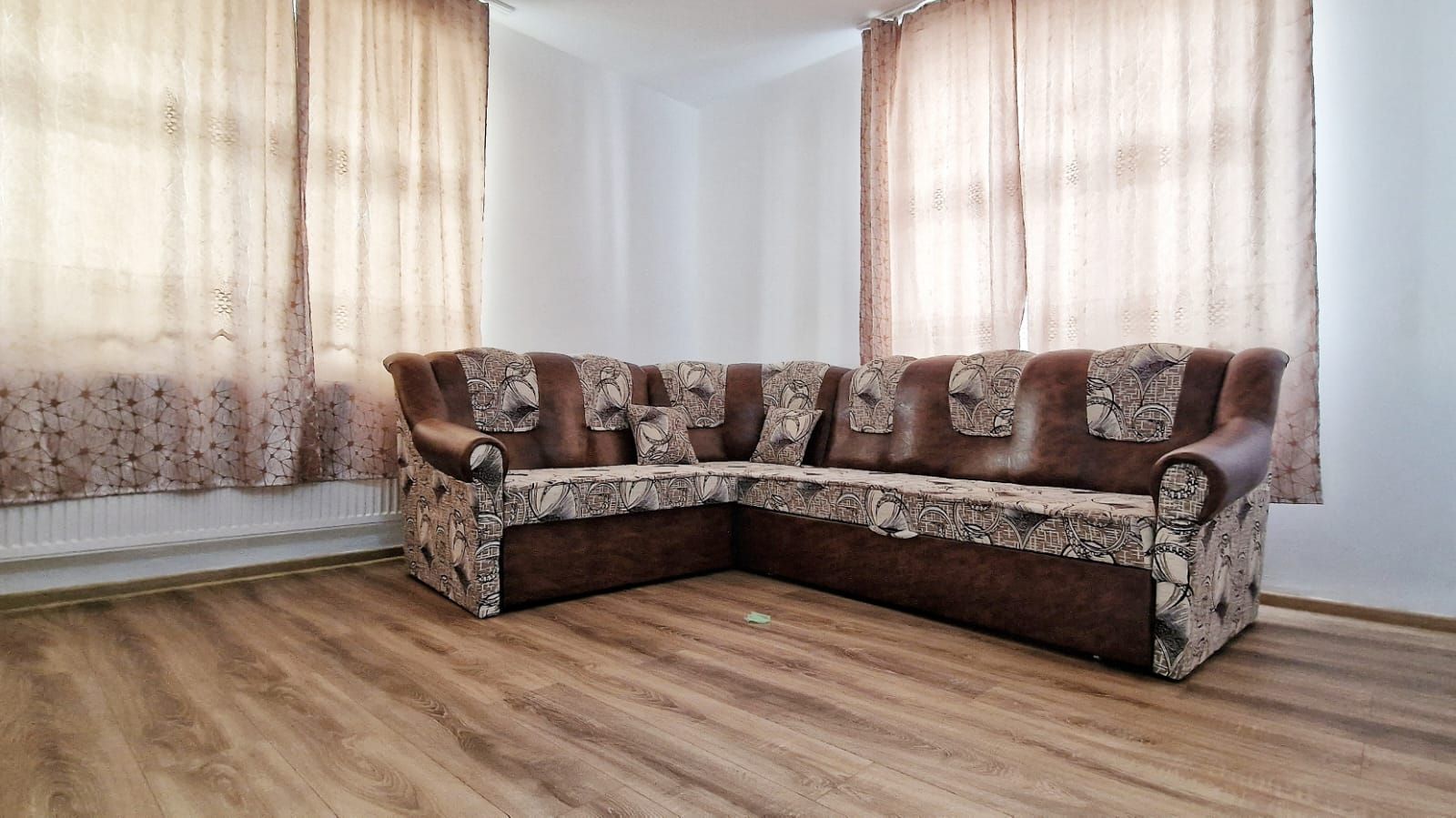 Apartament cu 2 camere, gradina si parcare de închiriat - Poză 5