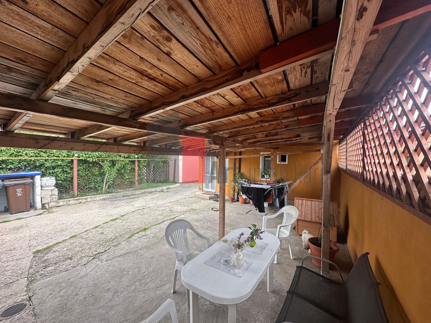 Casă Primitoare pentru Familii – Oferă Spațiu și Confort - Poză 2