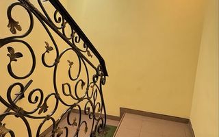 Apartament modern 3 camere cu balcoan terasa și curte comuna in Strand - Poză 7