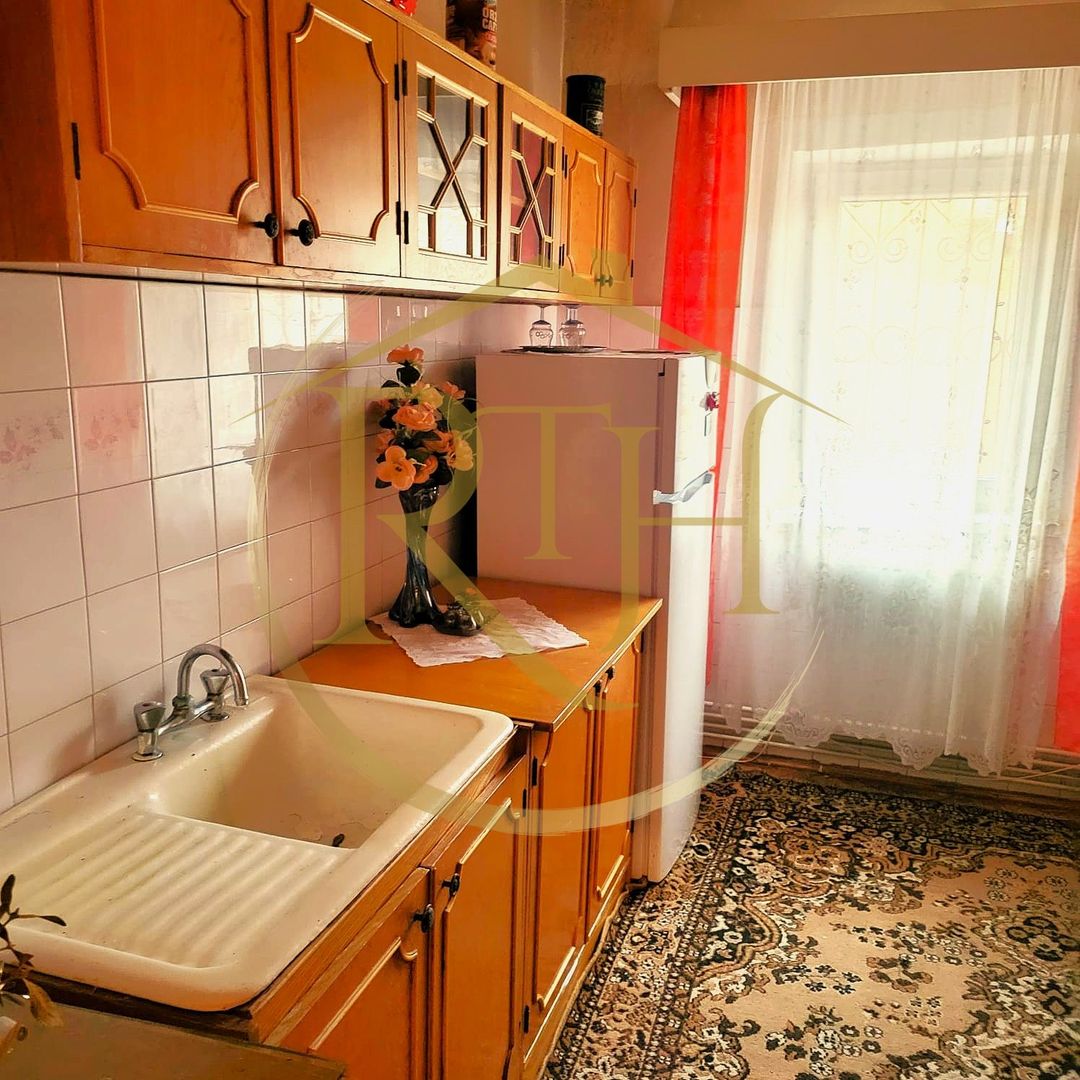 Oferim spre vanzare un apartament cu 2 camere in zona Dâmbovița - Poză 9