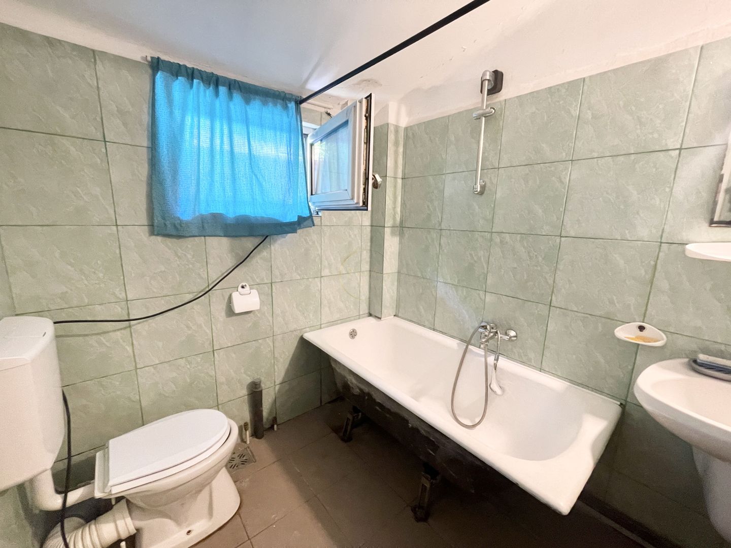 Casa 2 camere - Lipovei | centrala proprie | PENTRU FIRME/MUNCITORI/STRAINI - Poză 7