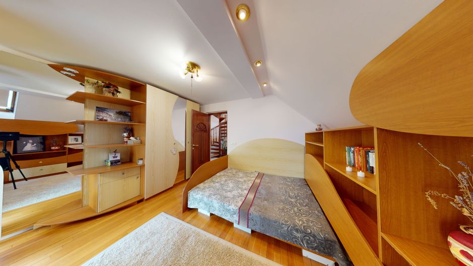 Casa individuala - 7 camere, 278 mp utili - Strand - Poză 17