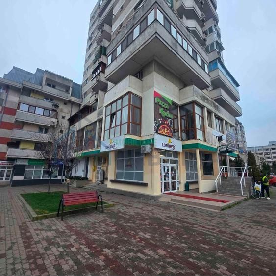 Spațiu comercial de închiriat în zonă centrală, Pașcani, lângă Primărie - Poză 1