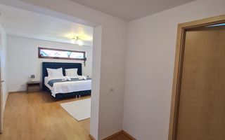 Vila spațioasă și recent renovată în Ghiroda! - Poză 74