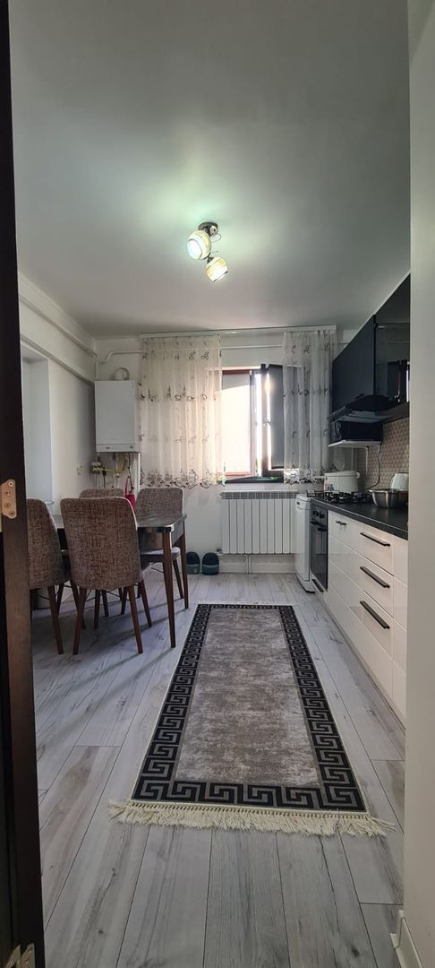De vanzare apartament cu 3 camere, Piata Centrala, et. 3, 105.000 euro - Poză 4