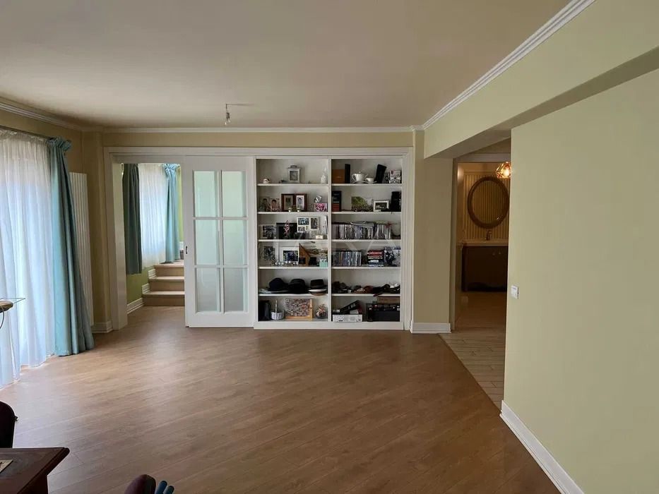 Apartament exclusivist cu 4 camere și 2 locuri de parcare subterană - Poză 2