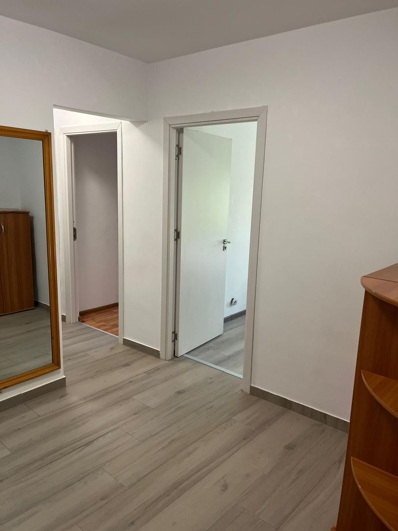 Apartament 3 camere, decomandat, et2- Centru Palas - Poză 6