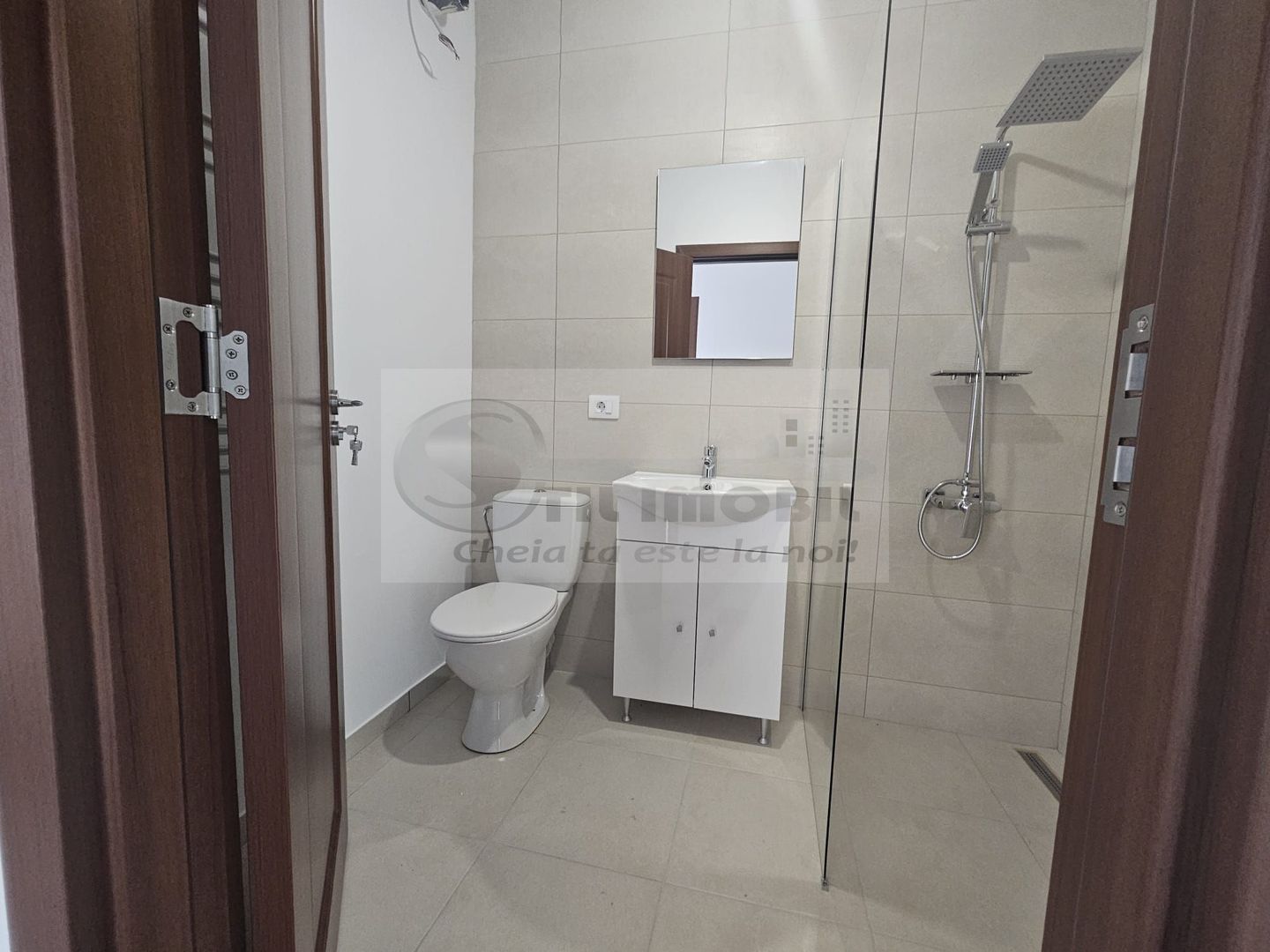 Apartament spațios 4 camere, 2 băi, balcon generos –Pacurari - Poză 11