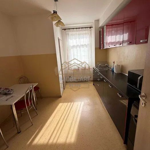 Apartament cu 2 camere spre închiriere - Poză 3