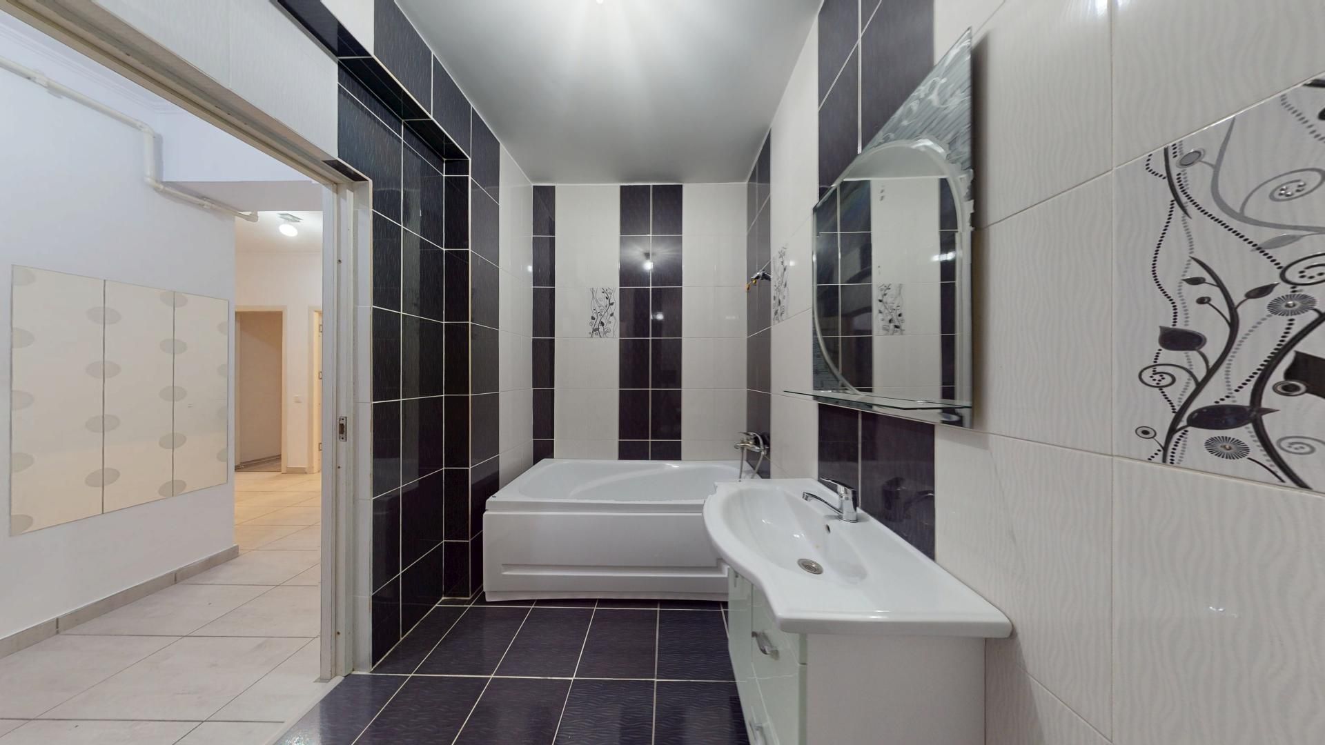 Apart. 3 cam. Decomandat. Demisol/4 in Drumul Bacriului ! - Poză 12