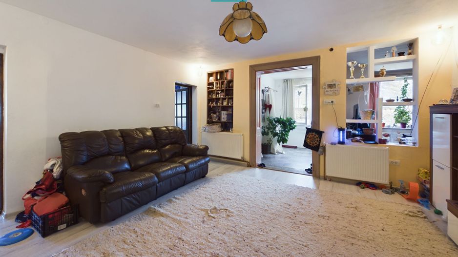 Casă individuală pe un nivel cu 5 camere, Lipova - Poză 12