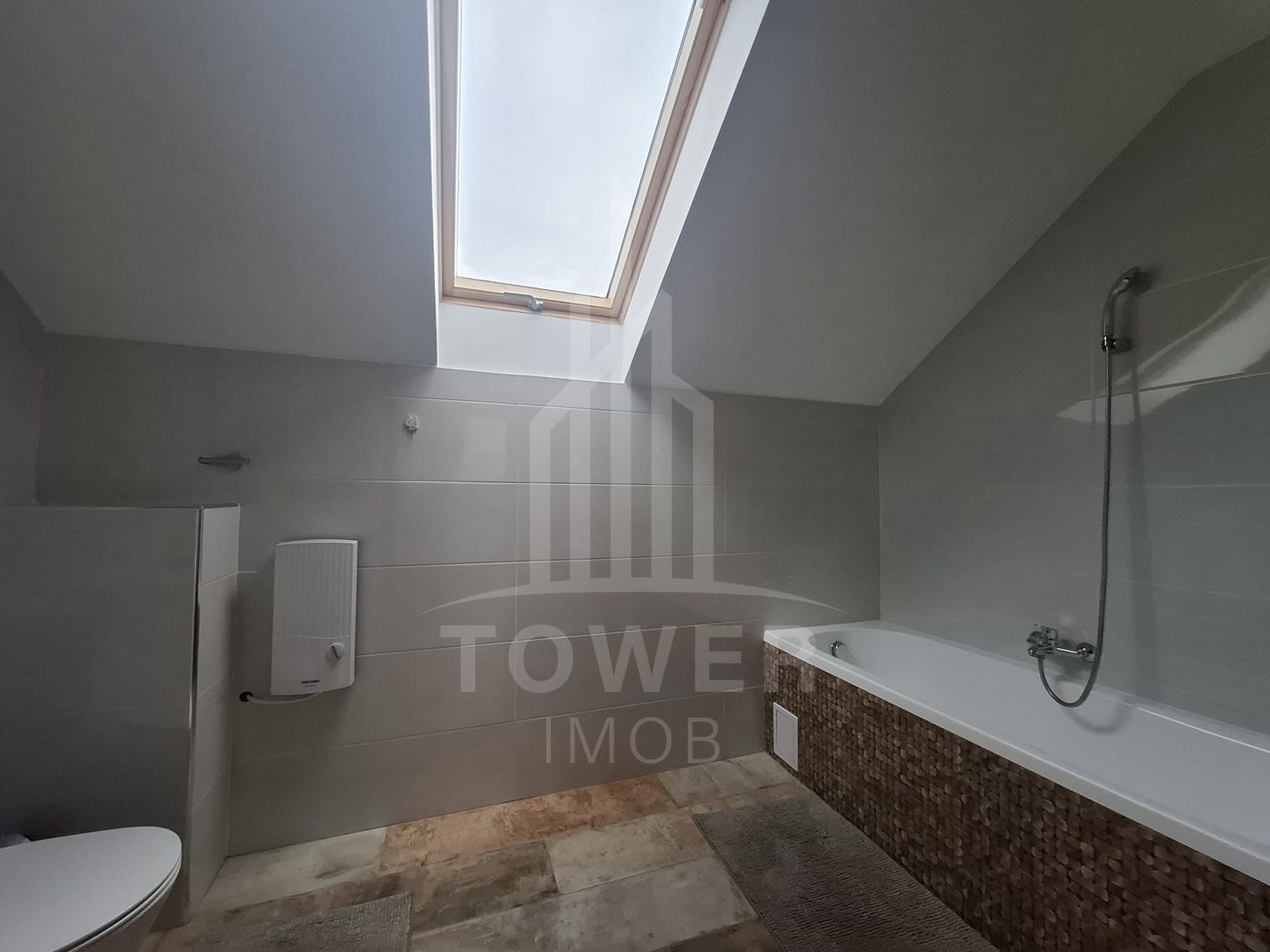 Casă complet renovată de vânzare în Amnaș – la doar 25 km de Sibiu! - Poză 17