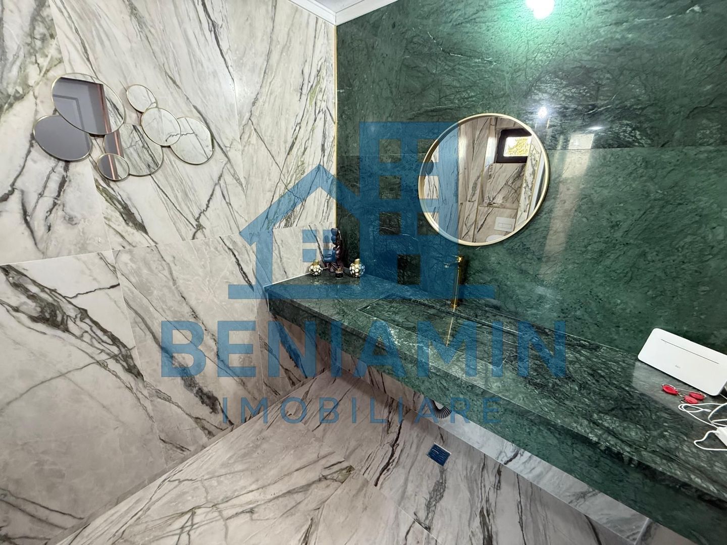 Casa Moderna-Lux-La cheie-Mobilata-Utilata-Model deosebit-Libera - Poză 6