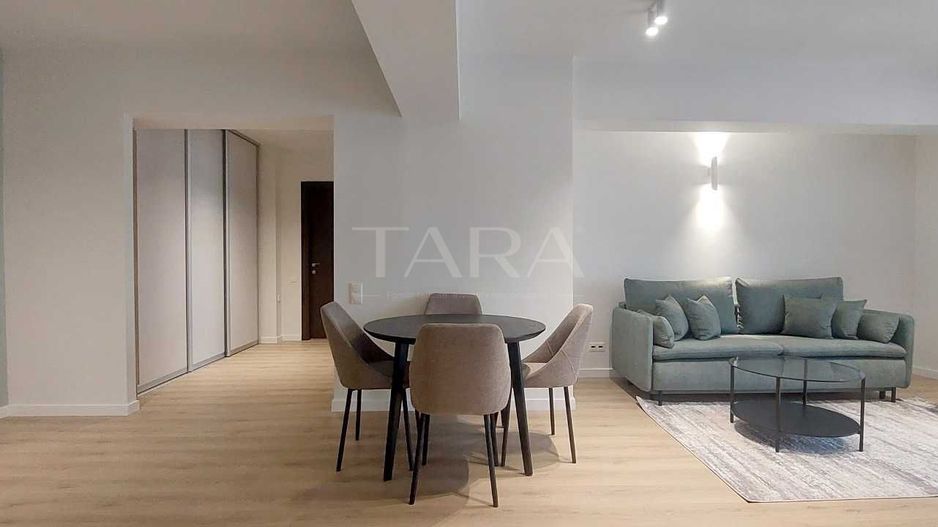 Apartament cu 2 camere de vanzare Plopilor - Poză 1