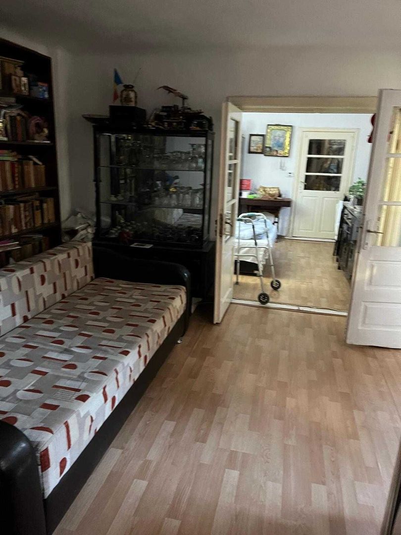 De vanzare casa trei camere - Poză 7