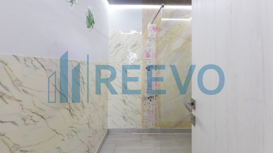 Clădire și teren de investiție, central Roman - Poză 16