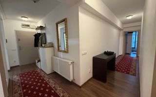 3 camere intr-o cladire cu arhitectura deosebita - Poză 7