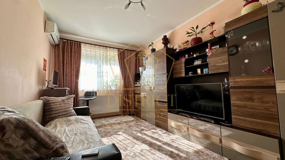 Apartament cu 3 camere mobilat si utilat la parter in Giroc la asfalt. - Poză 1