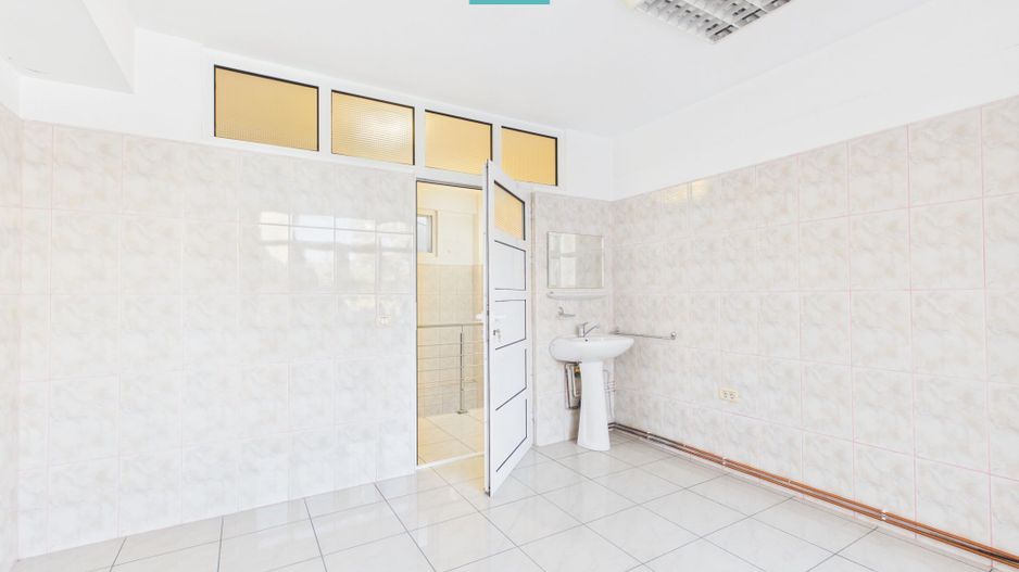 Imobil central cu destinație medicală, Arad - Poză 24