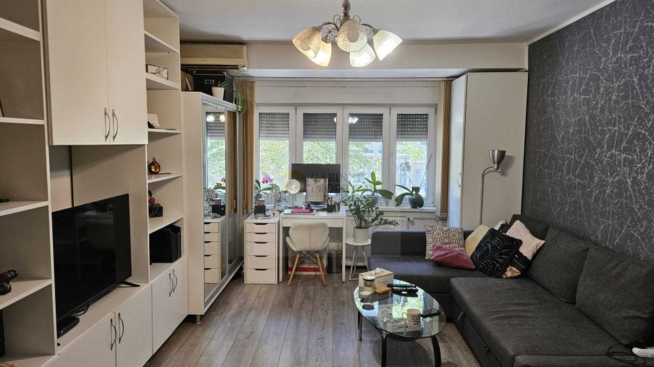 2 camere | Piata Romana |  Etaj 1/8 - Poză 1