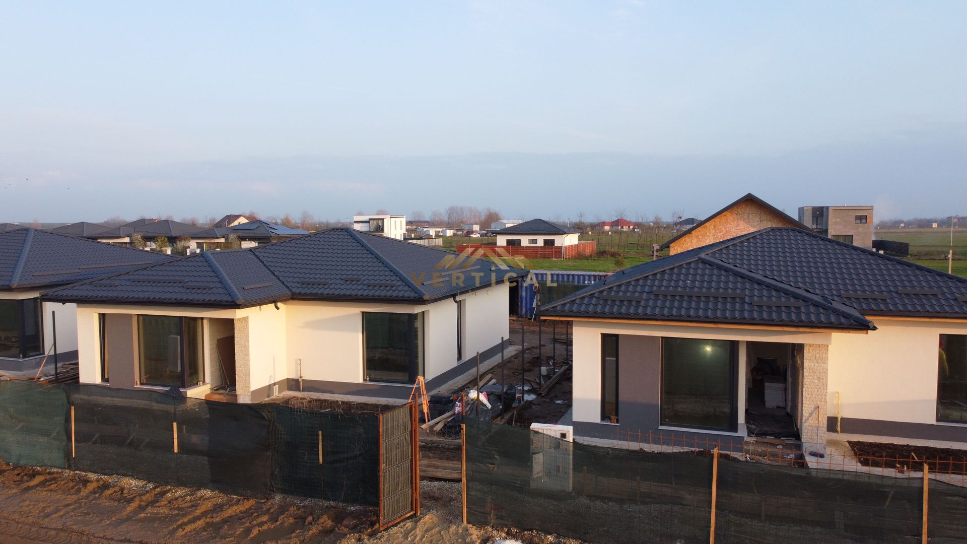 3 Case Exclusive! 3 Camere, 2 Bai, Comuna Berceni - Poză 2